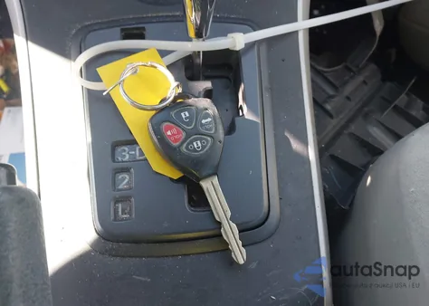 2013 Toyota Corolla L z USA, uszkodzony, nr VIN 2T1BU4EE4DC013564